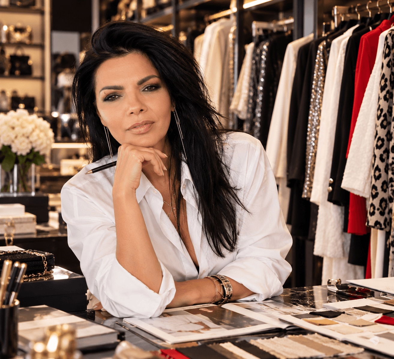 Aura Anghel, consulente d'immagine, nel suo studio