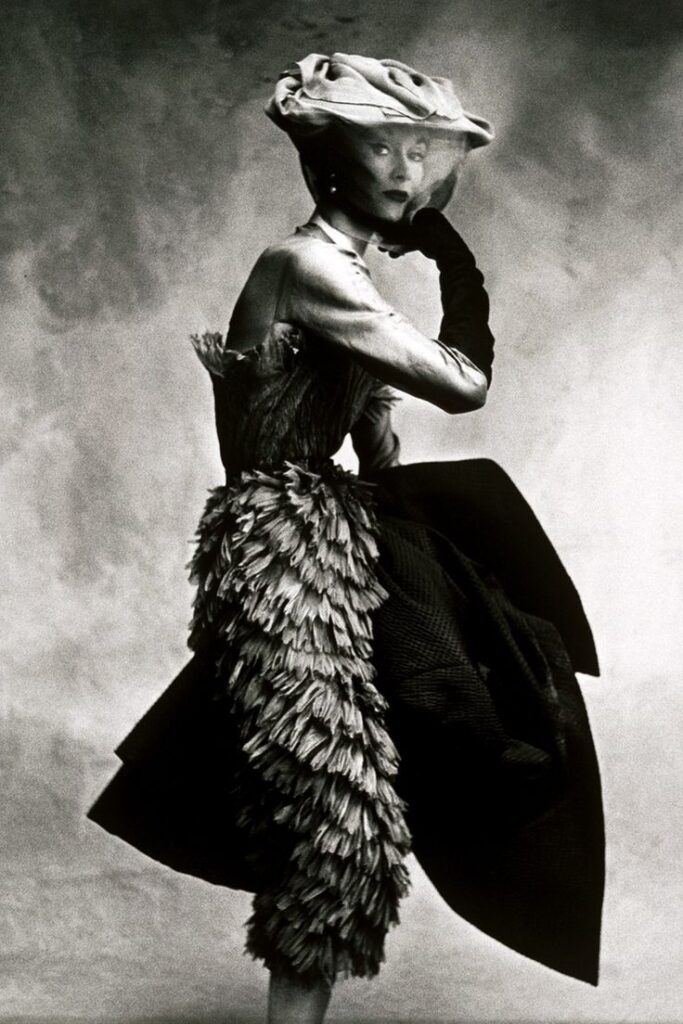 Cristóbal Balenciaga – Maestrul Tăcerii, Arhitectul Formei și Misterul Spaniol 17 balenciaga111